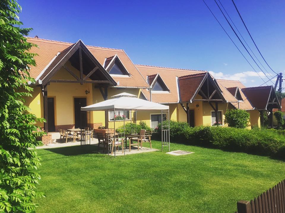 Huber Panzio Bed & Breakfast Fertorakos Exterior photo